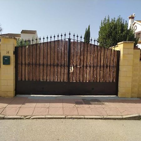 Agradable Casa Con Piscina En La Serrania. 阿里亚特 外观 照片